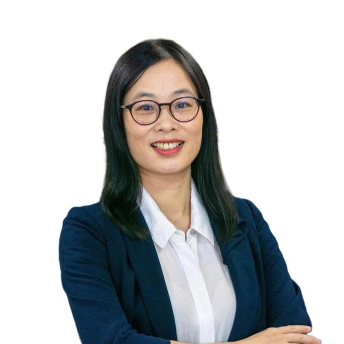 Bà: Nguyễn Minh Nguyệt