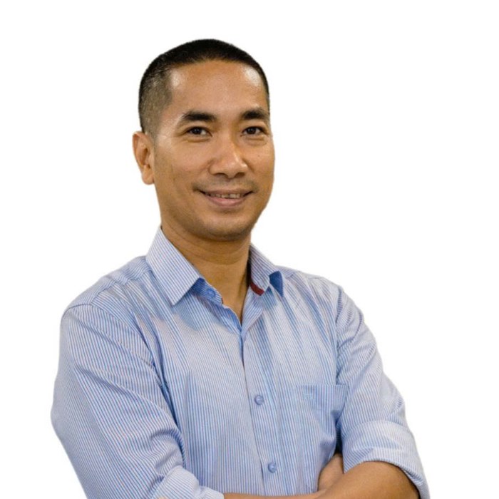 Ông: Trần Ngọc Sơn